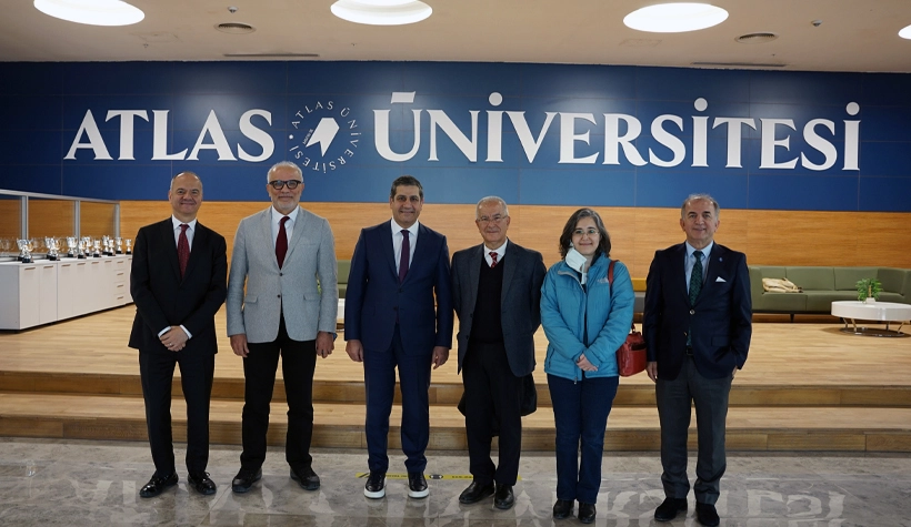 Mütevelli Heyet Başkanımız Dr. Yusuf Elgörmüş'e Emory Üniversitesi'nde çalışan Prof. Dr. Ömer Küçük ve Dr. Birdal Küçük tarafından makamında ziyaret. 